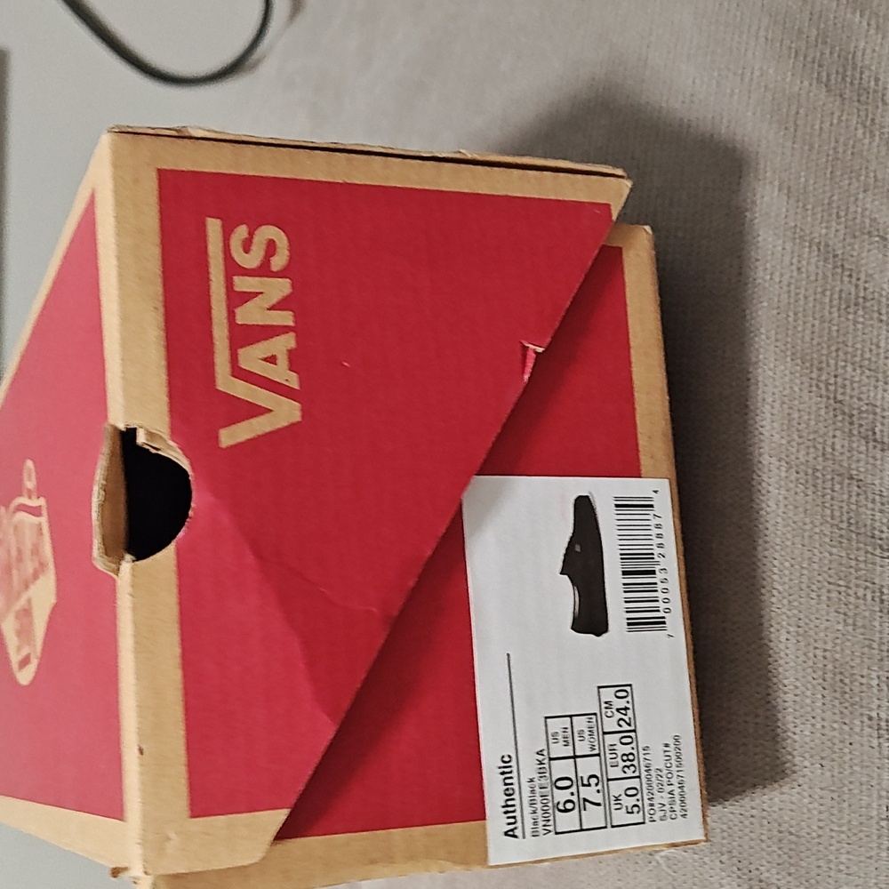 Vans Authentic black/black W8 M6.5 worn twice